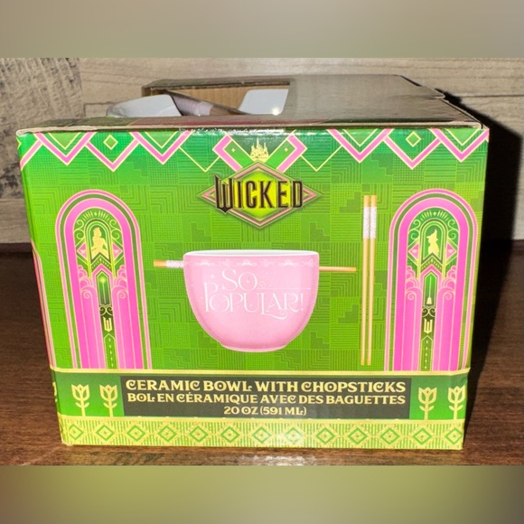 Cute 🥰 Wicked Glinda Boxed 20oz Ceramic Ramen Bowl 🥣 with Chopsticks 🥢 - Picture 7 of 8